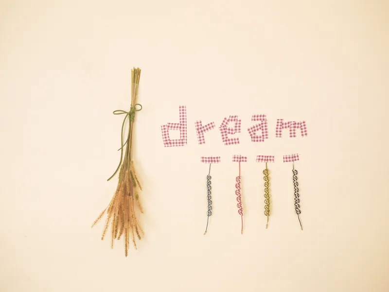 dream 매듭 팔찌 감성 연출